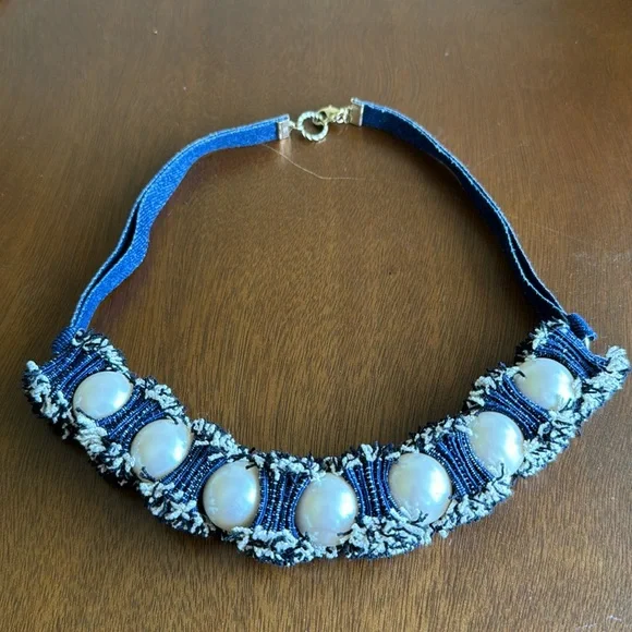 Denim and large pearls necklace - Picture 1 of 2